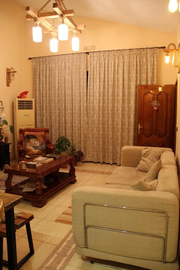 Cozy Big With Balcony Apartament *