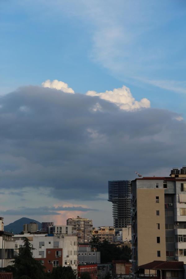 Cozy Big With Balcony Leilighet Tiranë