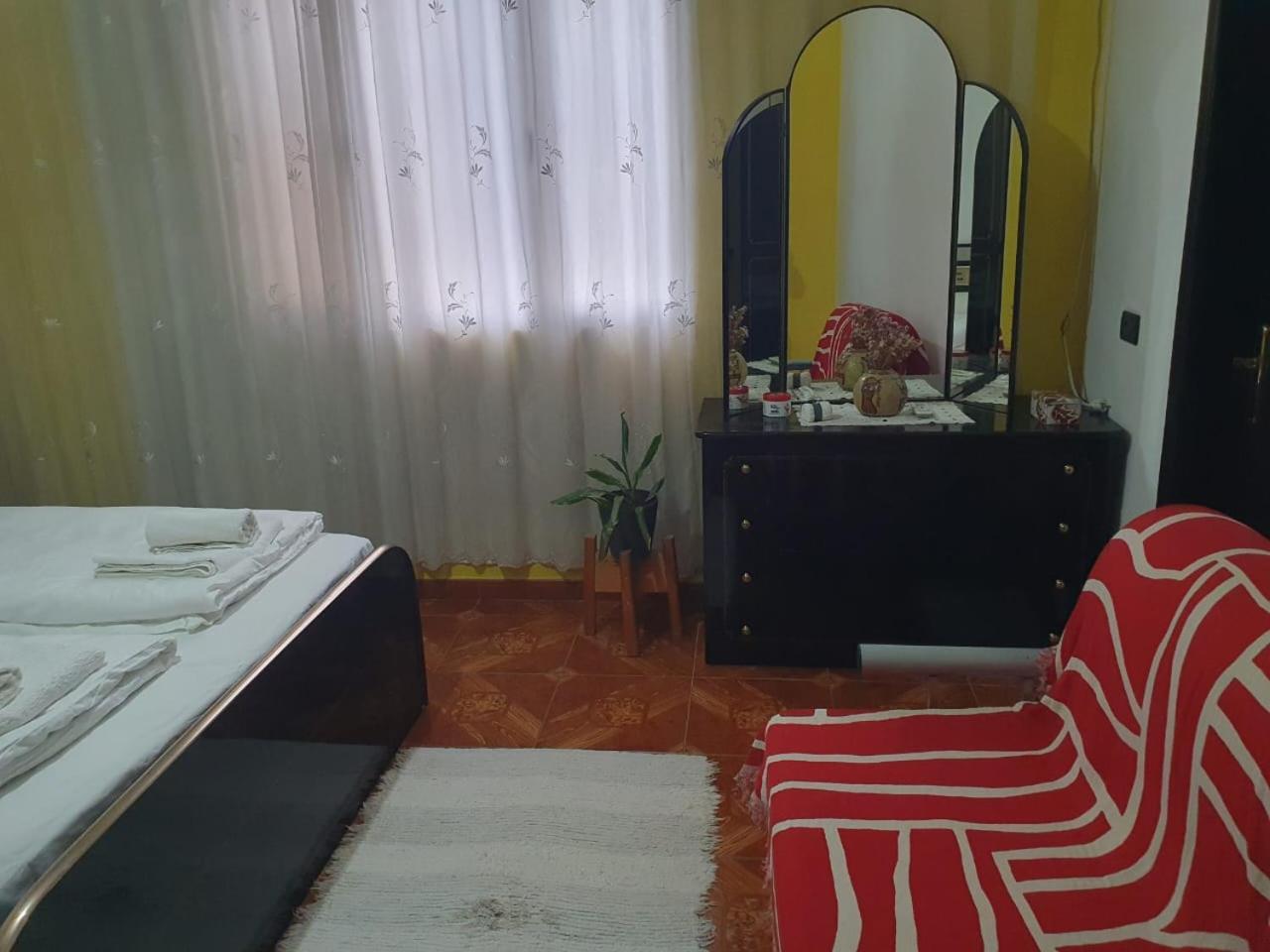 Cozy Big With Balcony Apartament *