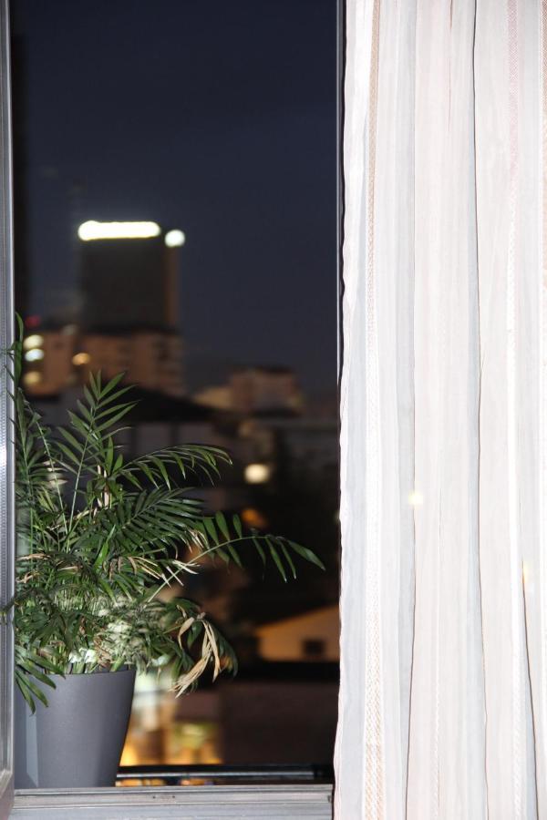 Apartamento Cozy Big With Balcony Tirana
