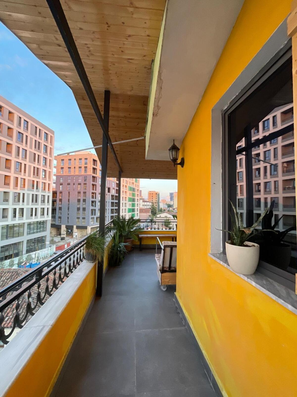 Cozy Big With Balcony Apartamento Tirana