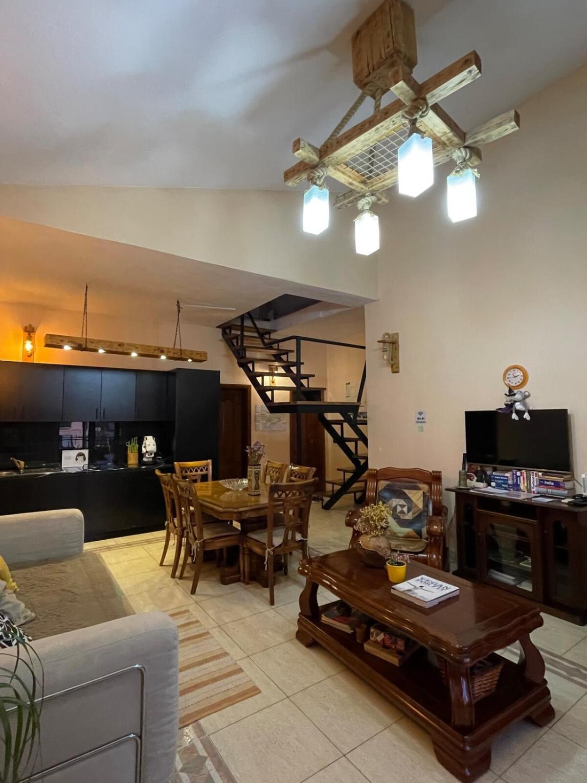 Cozy Big With Balcony Apartamento Tirana